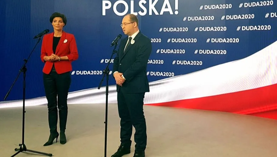 Kosiniak-Kamysz wywołany do tablicy. Chodzi o adopcję dzieci przez pary homoseksualne