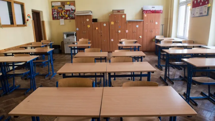 Szkoły zamknięte, ale nauczyciele będą w gotowości do pracy. Należy im się za to wynagrodzenie 