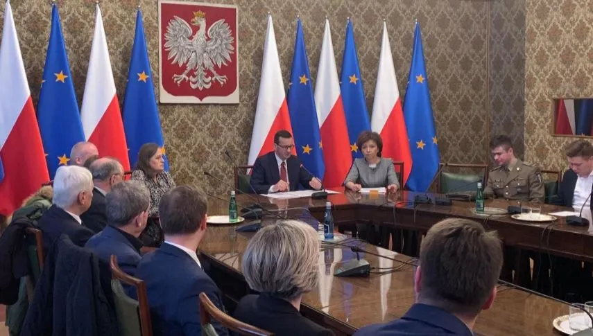 Spotkanie premiera z organizacjami społecznymi