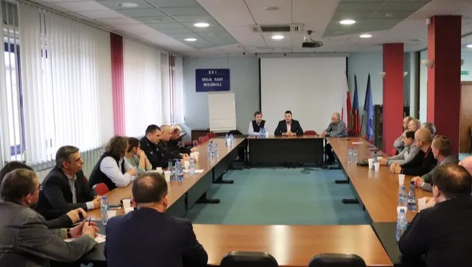 Łomża: nadzwyczajna sesja rady ws. szpitala