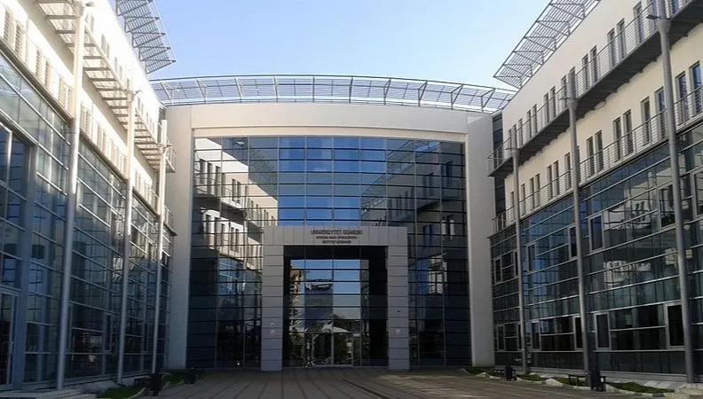 Uczelnie przesuwają wybory rektorów