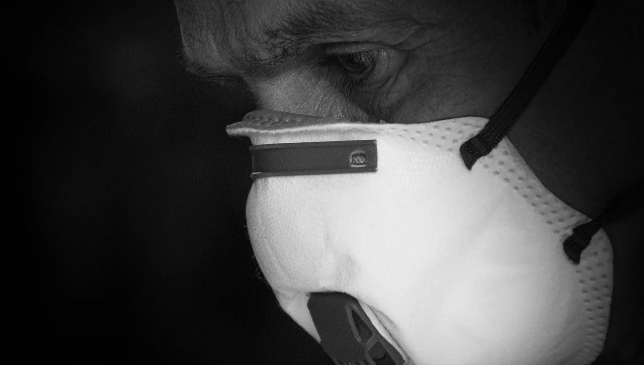 Mniej osób hospitalizowanych. Więcej pod nadzorem i w kwarantannie