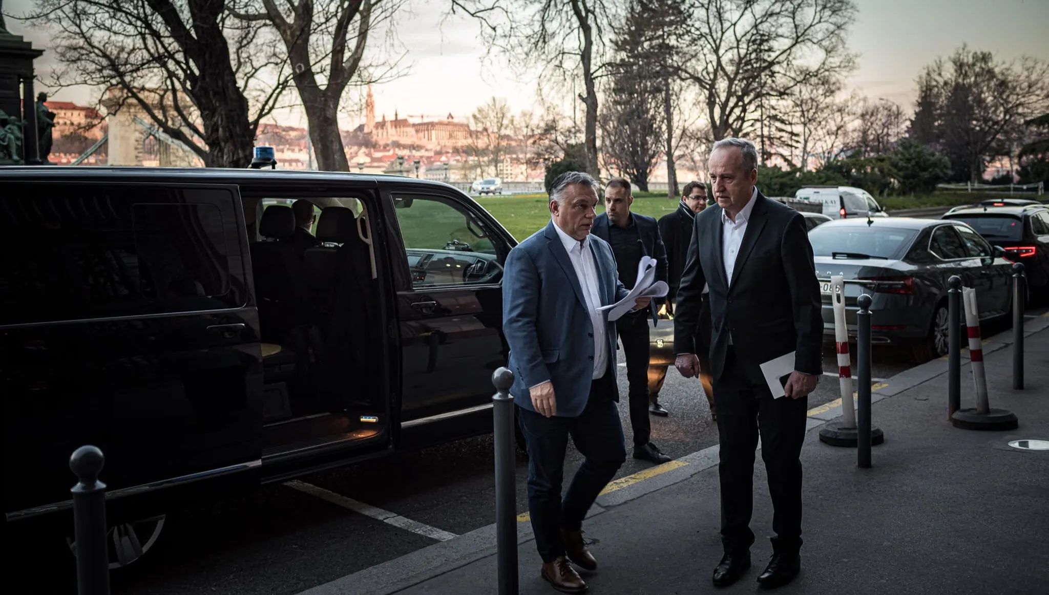 Orban zawiesza obowiązek spłaty kredytów