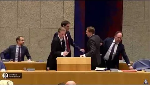 Holenderski minister zdrowia zemdlał z wyczerpania. Rezygnuje ze swojej funkcji