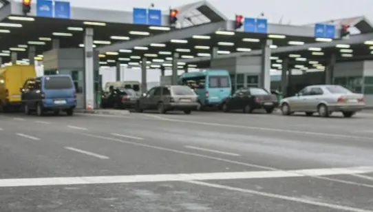 Niewielki ruch na granicy z Rosją, odprawiane głównie tiry