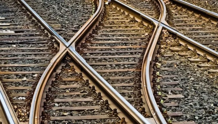 Pasażer miał objawy wirusa. Wstrzymano pociąg