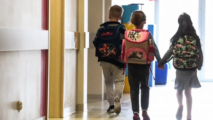 Dzieci nie wrócą przed wakacjami do szkoły? Minister edukacji wyjaśnia