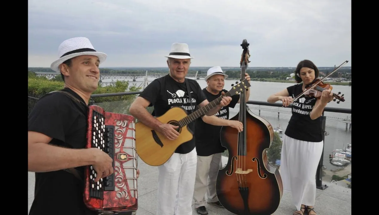 "Majówka na wynos". Kapela Płocka zagra na osiedlach, dla mieszkańców pozostających w domach