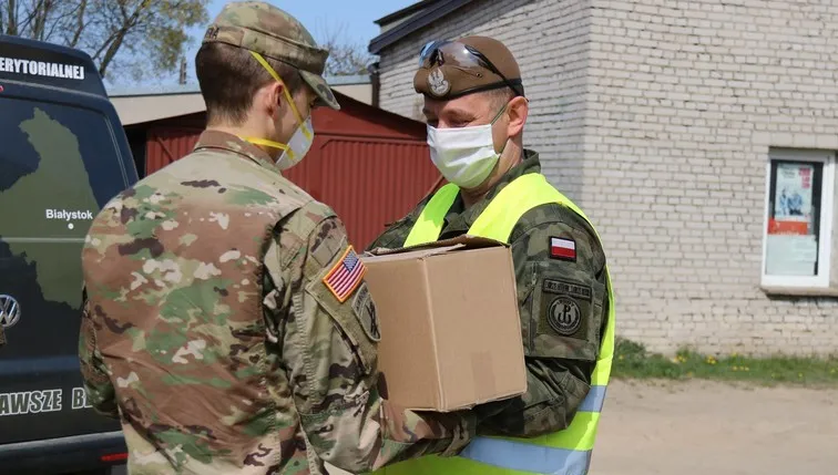 Covid-19: Żołnierze USA pomagają polskim