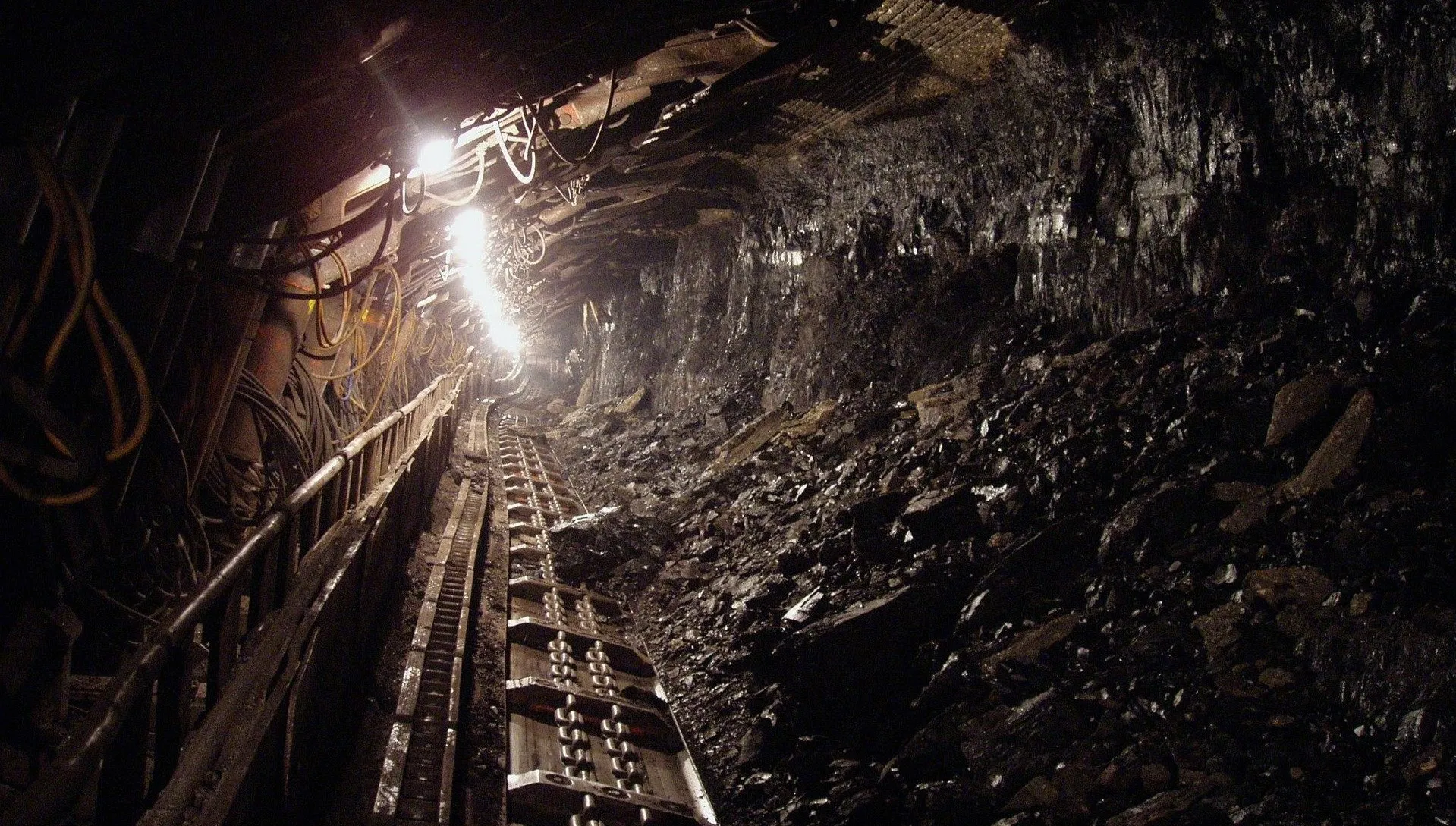 Wypadek w kopalni Turów. Zginął górnik