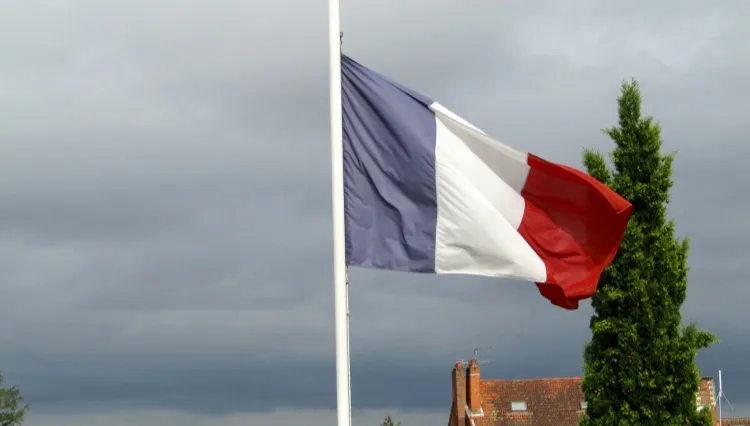 Francja: Ponad trzykrotny spadek zgonów