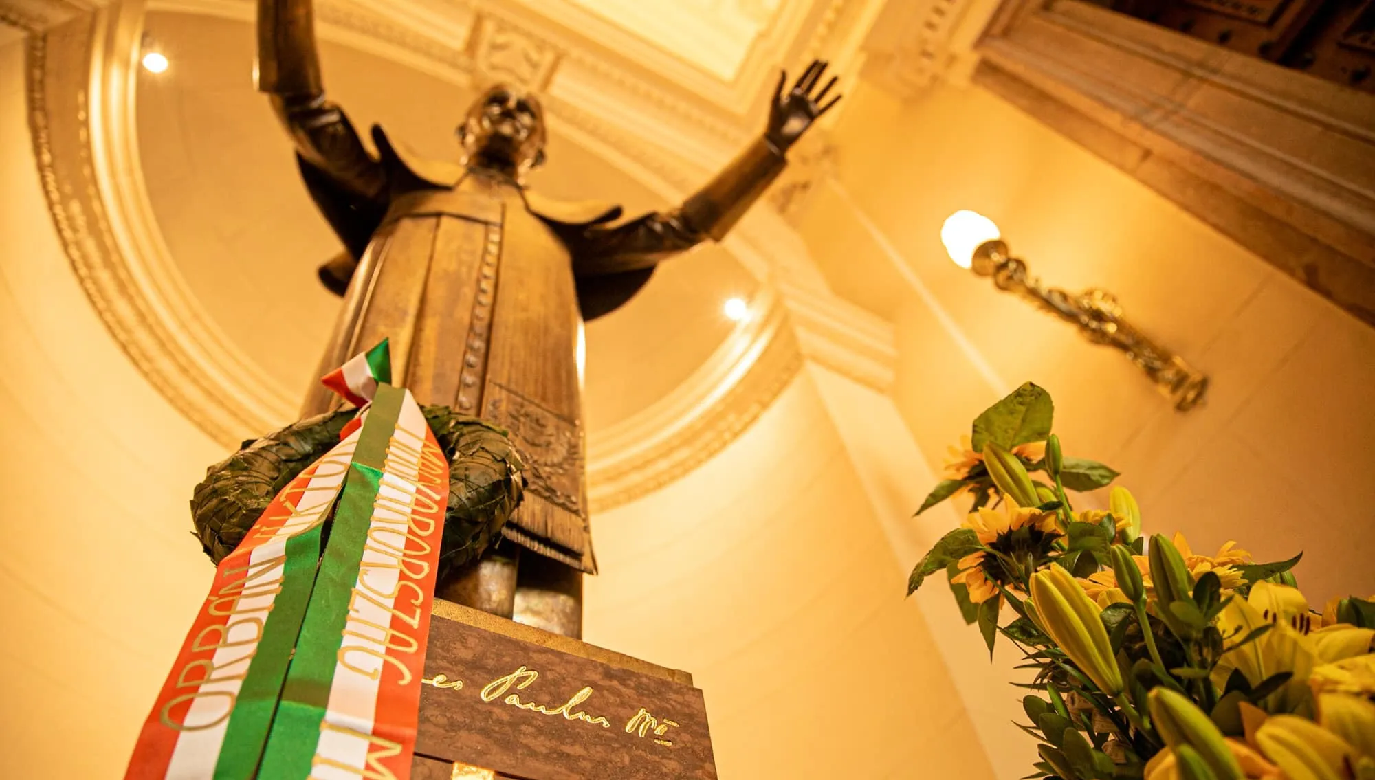 Orban oddał hołd Papieżowi Polakowi