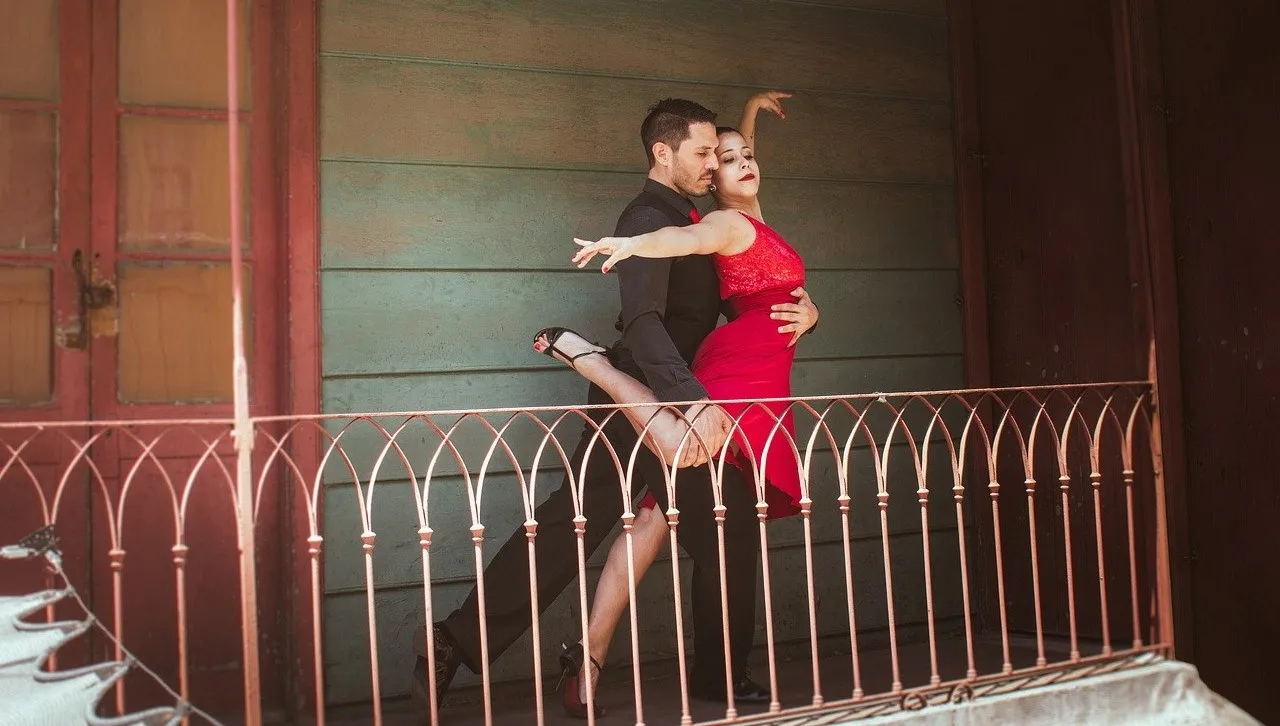 Macarena dozwolona, walc i tango - zakazane. Włosi walczą o taniec towarzyski