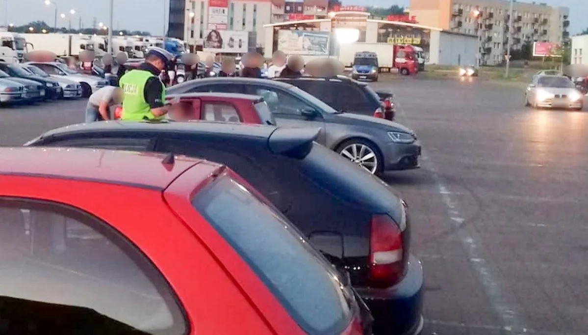 Miało być szybko i zjawiskowo... Policja udaremniła nielegalne wyścigi i pokazy driftu