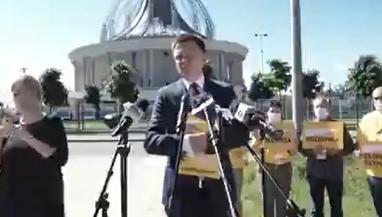 Hołownia w Toruniu. Mówił o biskupie Janiaku