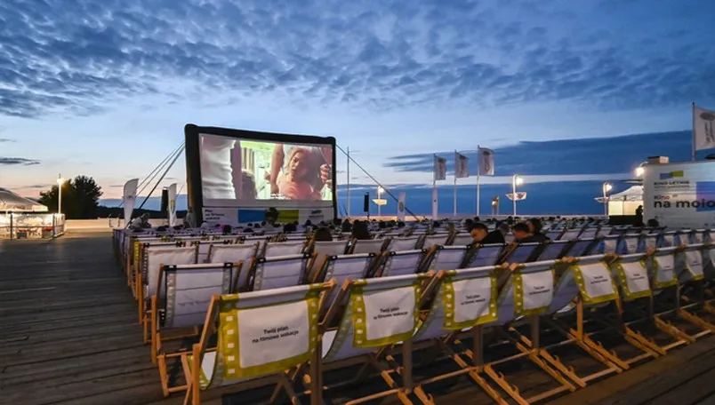 Kino Letnie pod gołym niebem w Zakopanem, Sopocie i Giżycku