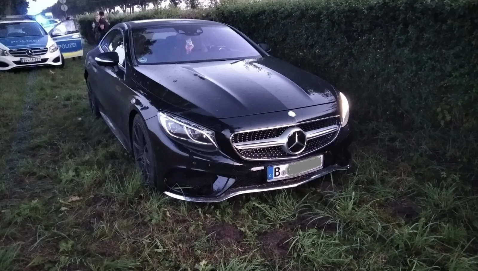 Szaleńczy pościg za skradzionym mercedesem