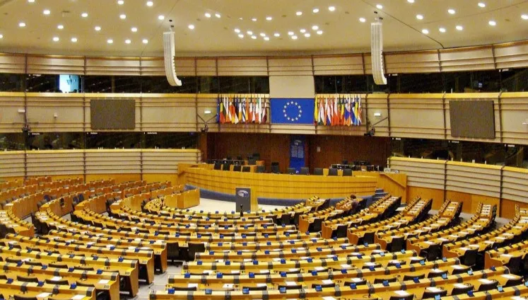 Seria kradzieży w biurach europosłów. Co najmniej 50 polityków straciło m.in. komputery