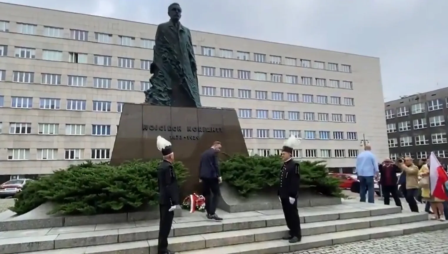 Prezydent Duda złożył wieniec przy pomniku Korfantego