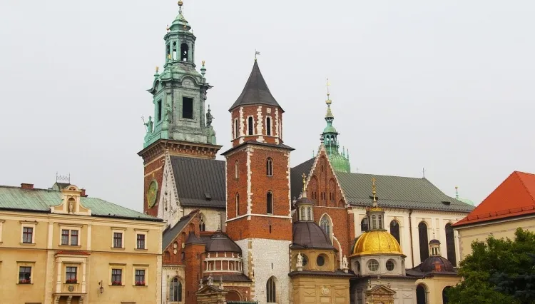 Prezes PiS odwiedził grób Lecha i Marii Kaczyńskich
