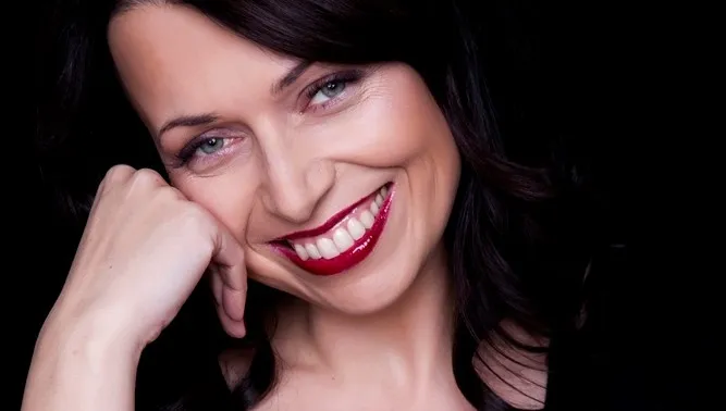 Pakosińska utyskuje na męską dominację i formę dialogu politycznego. "Tęsknię za wdziękiem"