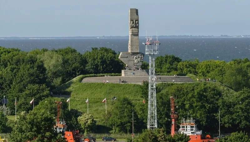 "To rząd powinien organizować uroczystości na Westerplatte"