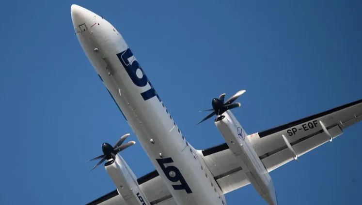 Dokąd polecisz samolotem, a dokąd wciąż nie można? NOWA LISTA zakazów lotniczych