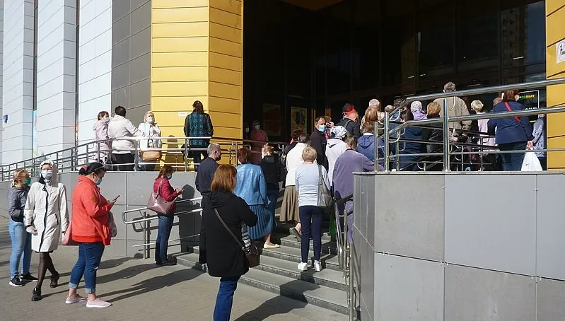 Rosja: liczba zgonów z powodu Covid-19 przekroczyła 14 tysięcy