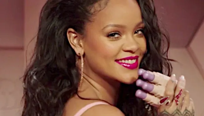 Rihanna wprowadza nowy kosmetyk. Ma być "w pełni zmysłowym przeżyciem"