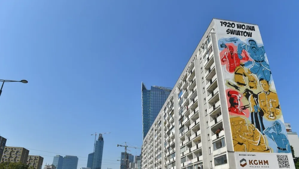 Mural i 2,5 tysiąca wystaw plakatowych