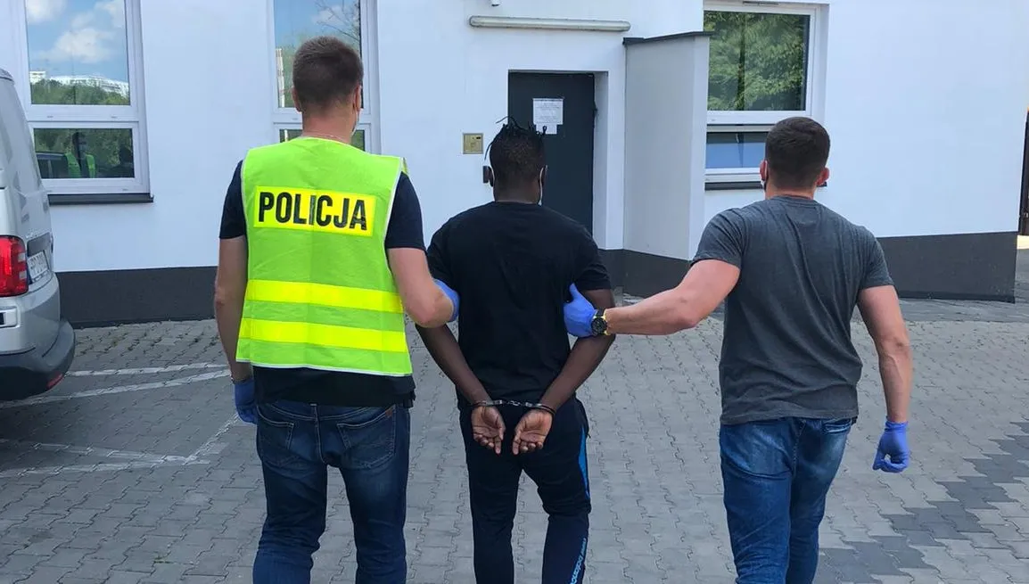 Nigeryjczycy, Wietnamka i oszustwo na biznesmena