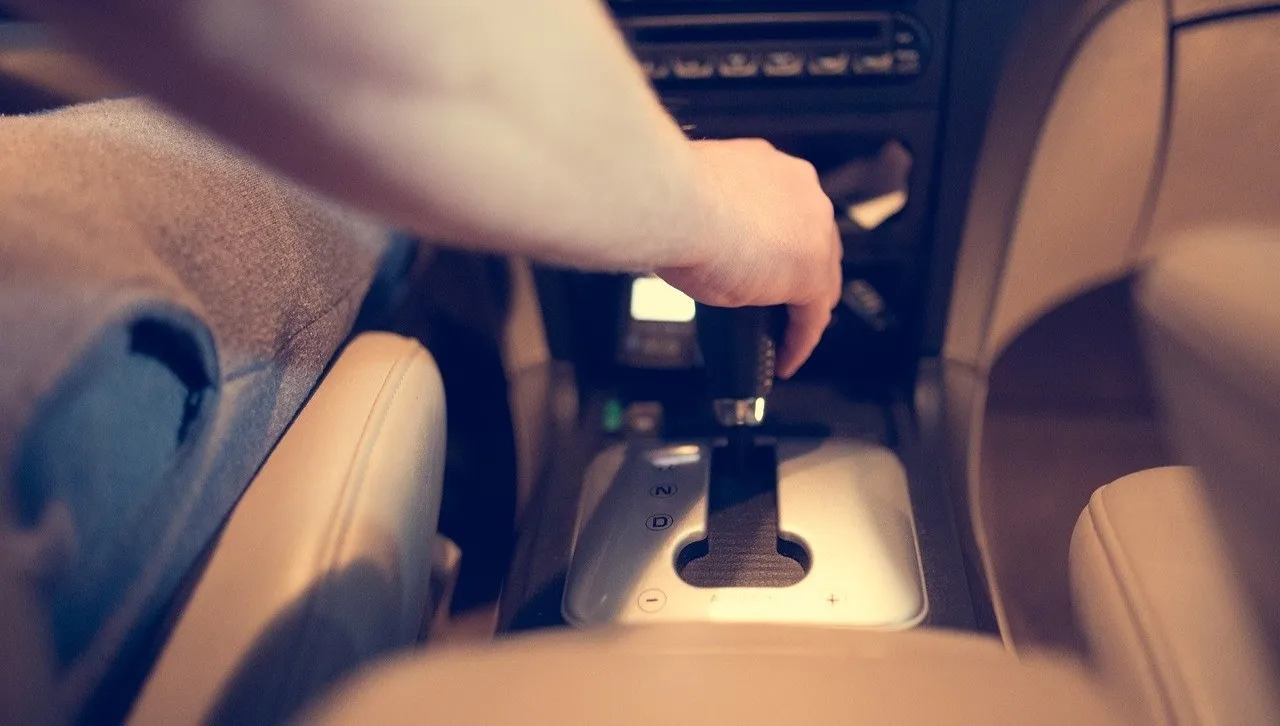 Zderzenie auta i busów na autostradzie A4