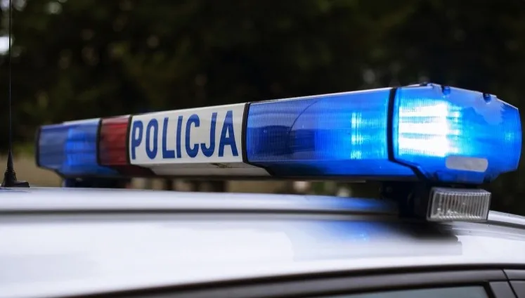 Dwulatka pod opieką pijanych rodziców