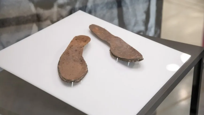 W Muzeum II Wojny Światowej fragmenty butów "Inki"