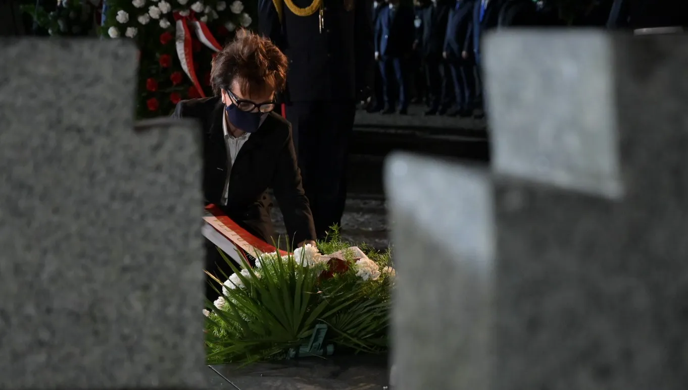 Marszałek Sejmu o bezimiennych grobach