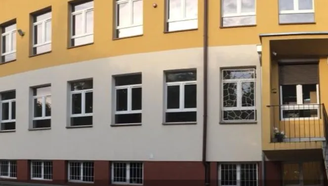 Nowy rok szkolny w bydgoskiej SP 47 z opóźnieniem 