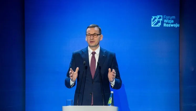 Morawiecki w wywiadzie dla Bloomberga: "Powinny być ostre sankcje wobec Rosji"