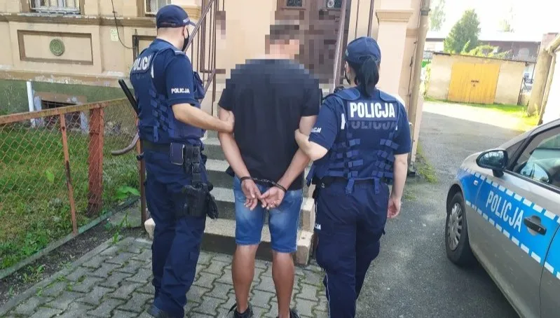 Napadł na uczniów, trafi do aresztu