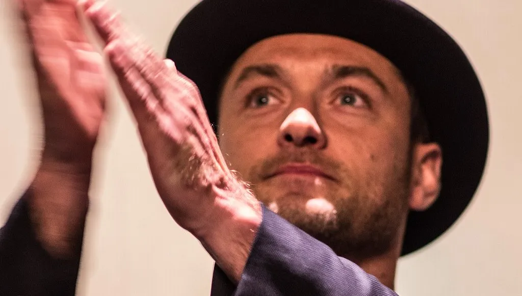 Jude Law po raz szósty został ojcem! O narodzinach poinformował w talk show