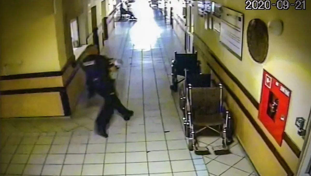 Policjanci pomogli uratować 10-miesięcznego chłopczyka