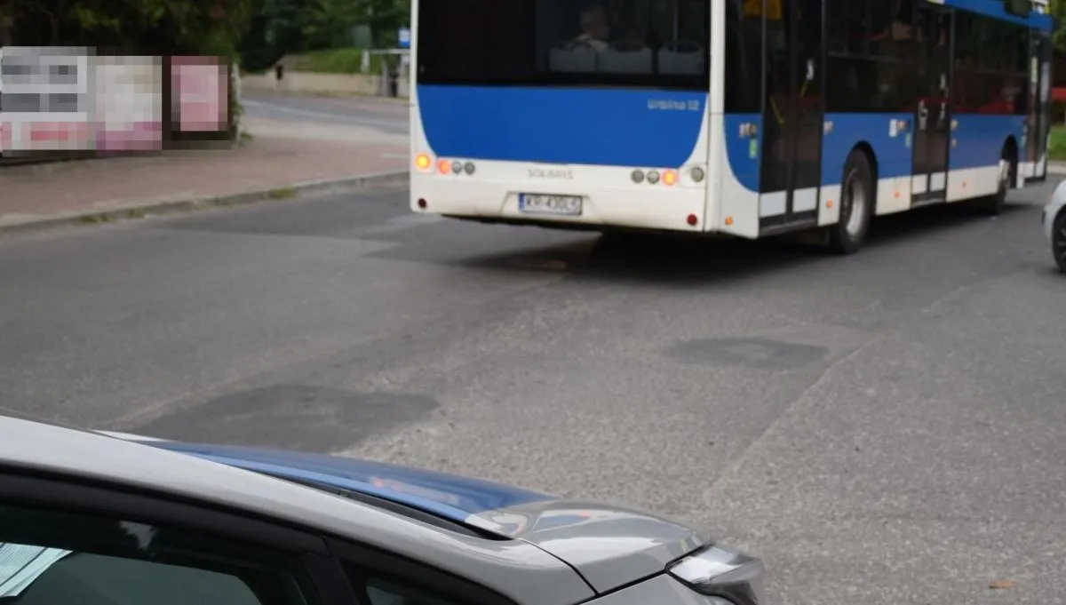 Kraków: czy pasażerowie zasłaniają usta i nos?