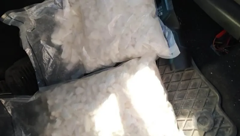 Parę kilogramów narkotyków w domu i aucie