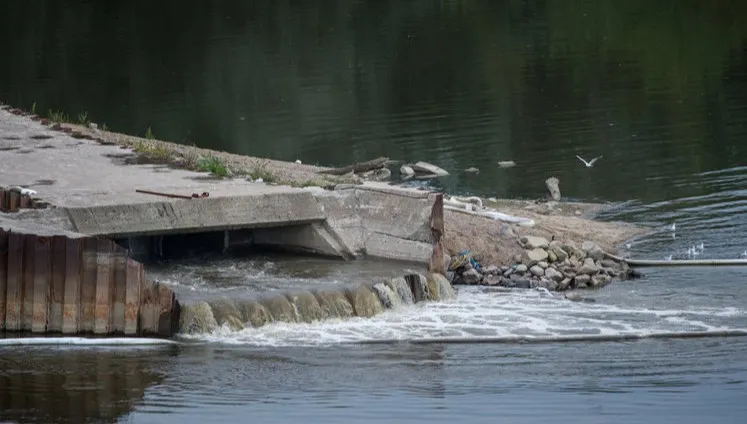 Jedna nitka rurociągu pod dnem Wisły to za mało. „Nie oczyszczone ścieki trafią do Wisły”