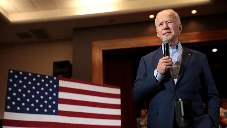 Biden życzy Trumpowi powrotu do zdrowia