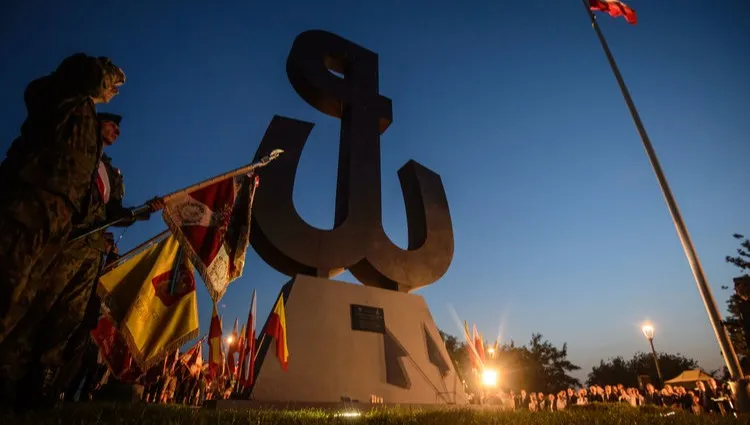 Zgaszono ogień na kopcu PW