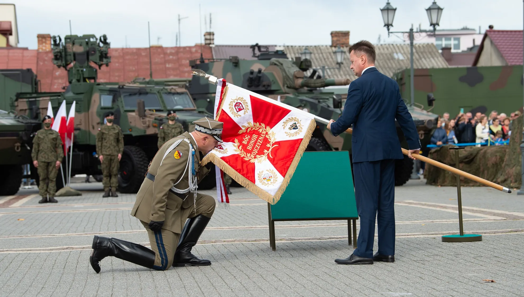 Szef MON: ta brygada ma bronić wschodniej Polski