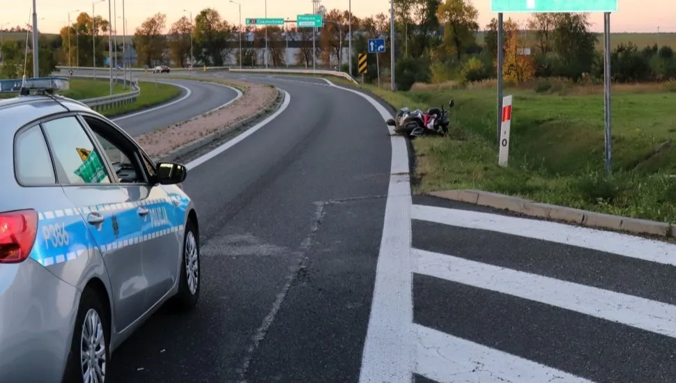 Motorowerzysta zginął na obwodnicy, policja szuka świadków