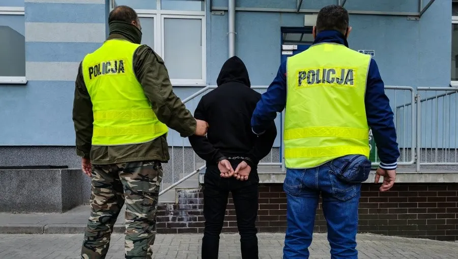 Do aresztu za oszustwa "na policjanta"