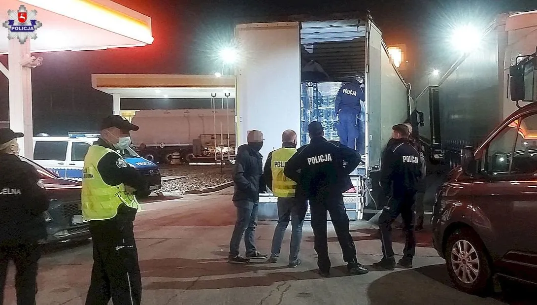 Imigrant z Afganistanu w naczepie tira