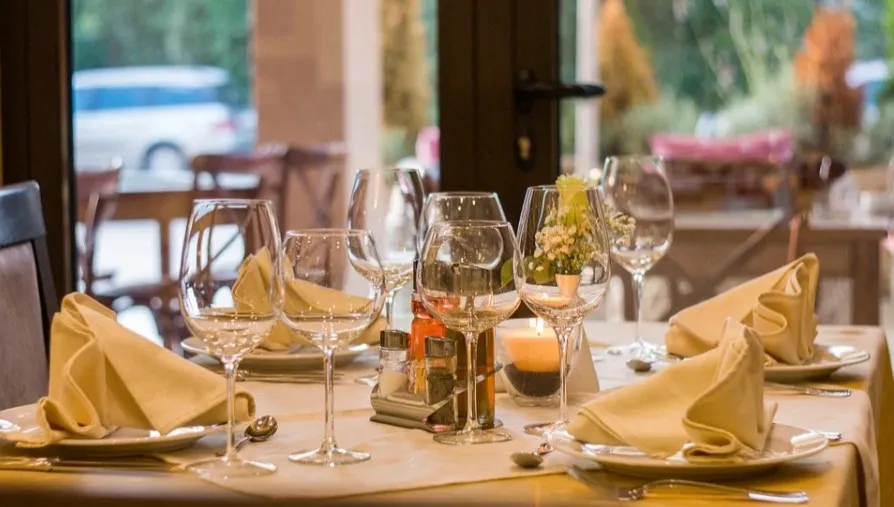 Niemcy: ograniczenia dla restauracji i sklepów